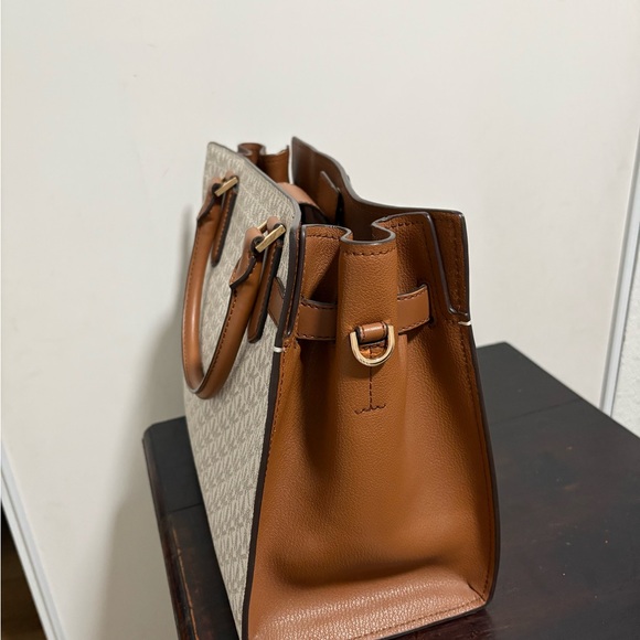 Michael Kors Cream and Tan Satchel - Picture 2 of 5